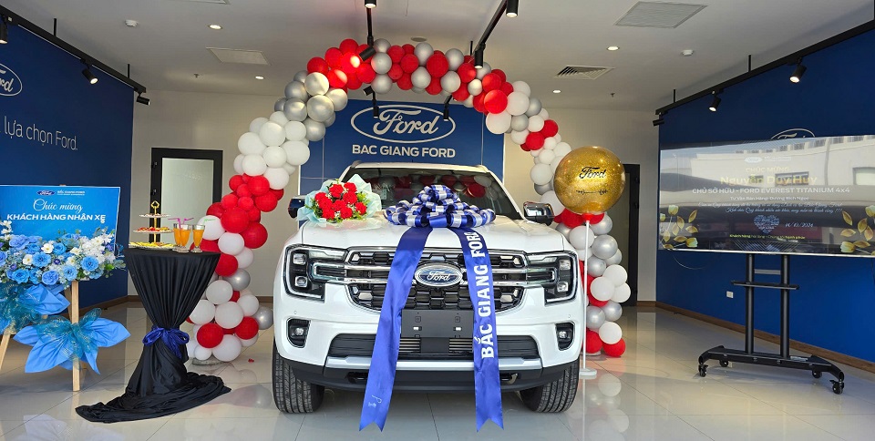 Ưu đãi Ford Everest Platinum tại Bắc Giang Ford.